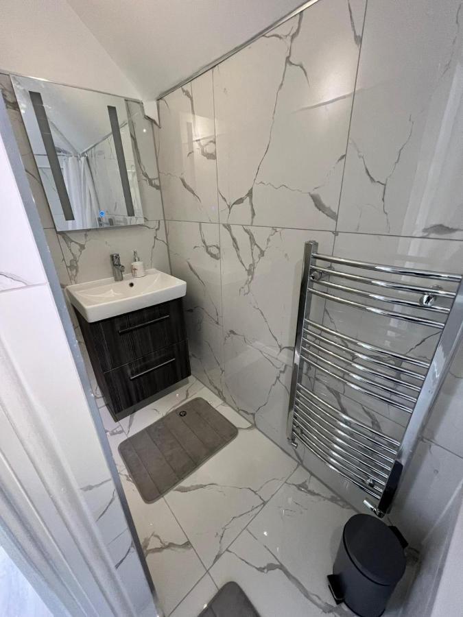 Lovely 2 Bedroom Flat With Roof Terrace In London Nw6 Dış mekan fotoğraf